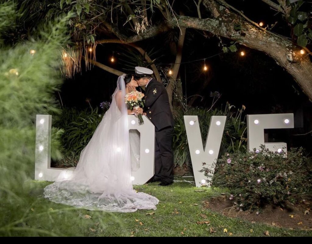 Pareja boda feliz